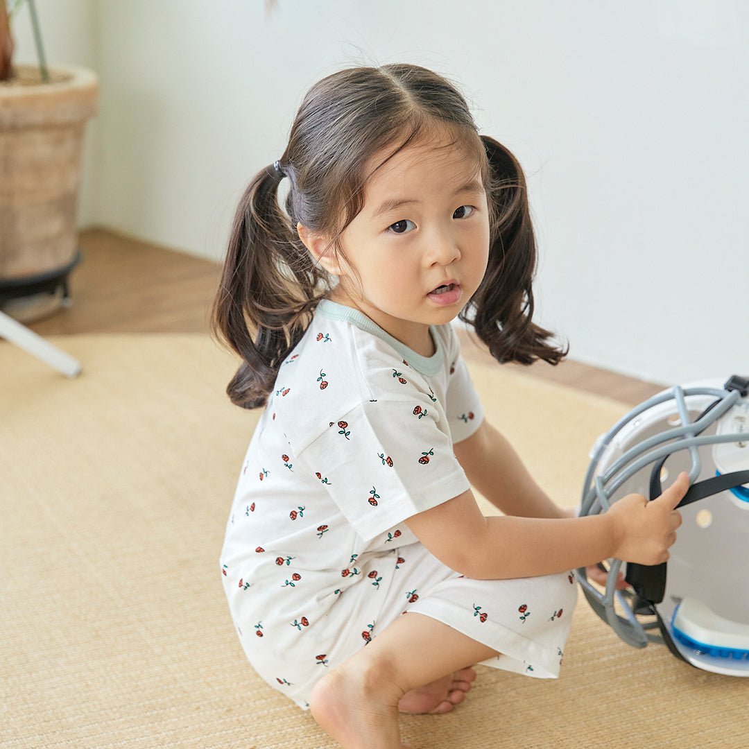 BabyRabbit Rose Short Sleeve & Crop Pants Set - Zezebaebae